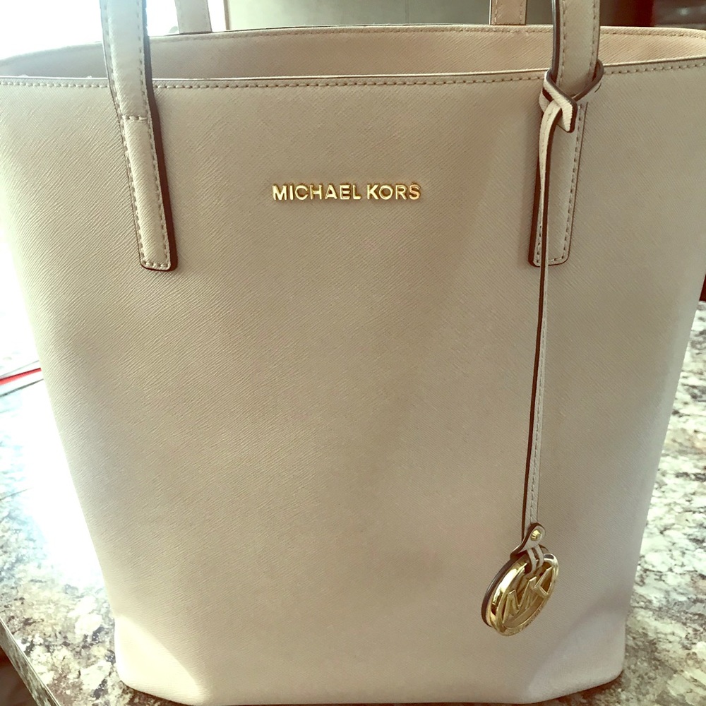 Micheal Kors Purse